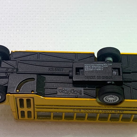 Kinsfun - Yellow School Bus - Door Opens - 5'' - Picture 8 of 8